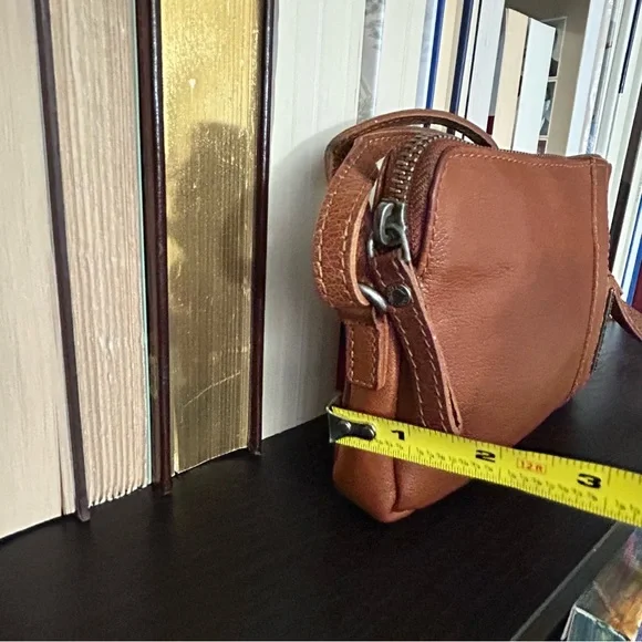 Spikes & Sparrow- Elegant Mini Tan Leather Crossbody/Travel Bag - Picture 14 of 14